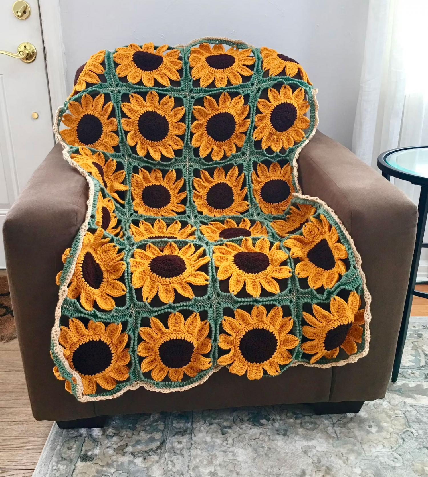 This Free Sunflower Crochet Blanket Pattern Looks Stunning and