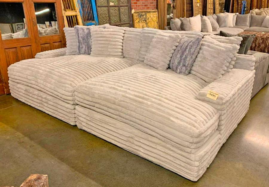 This Super Soft Throw Blanket Sofa Looks Like The Most Cozy Couch Ever