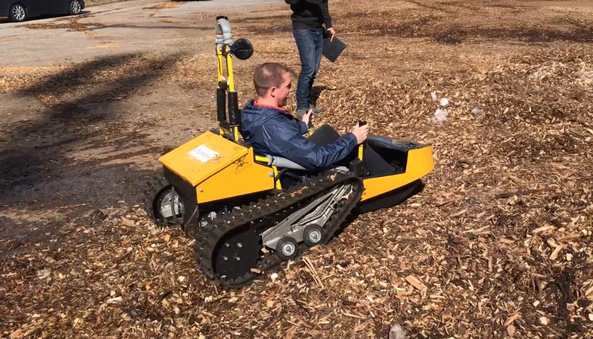 Bobsla Is a Winter E-Vehicle That's Part Go-Kart, Part Snowmobile, and It Drifts