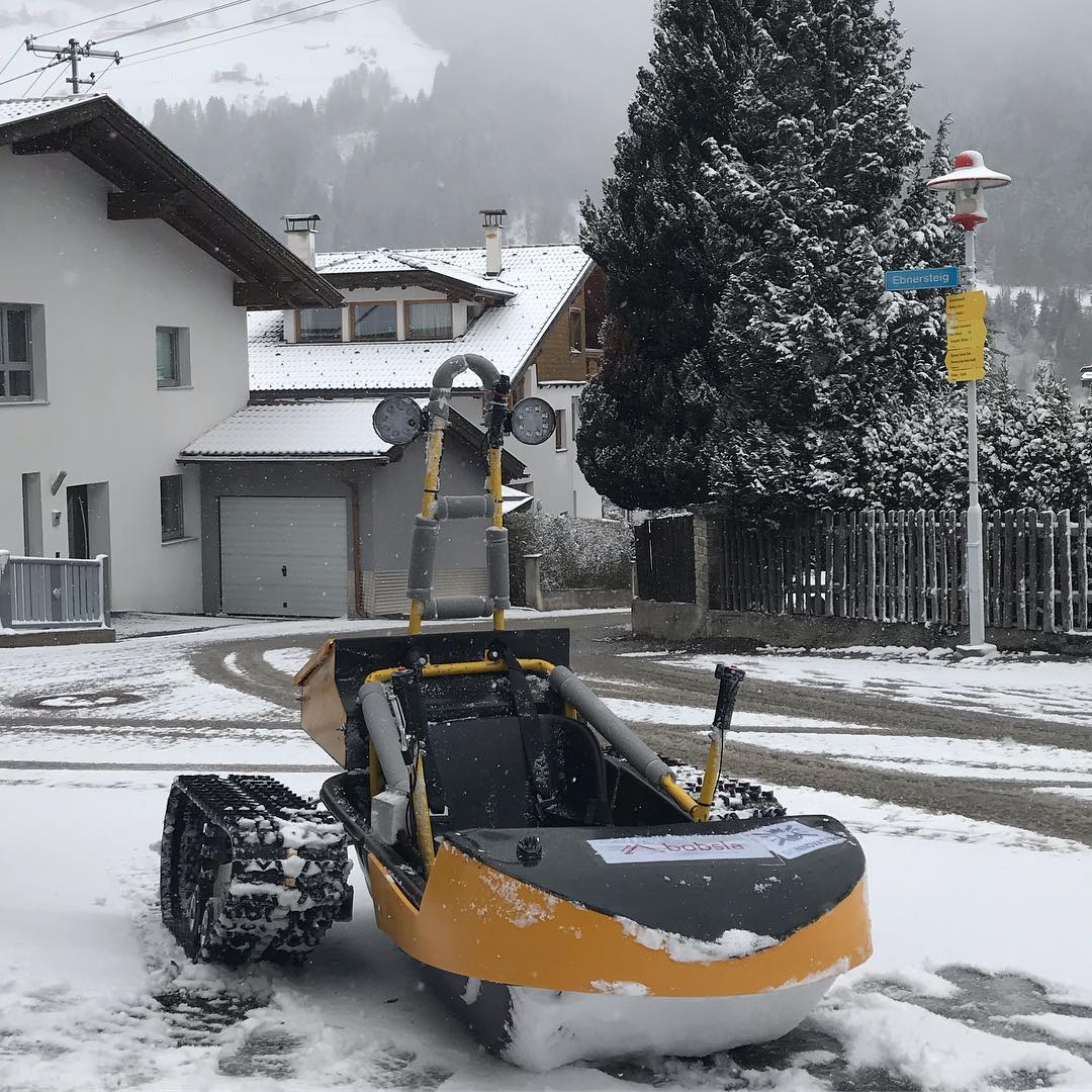 Bobsla Is a Winter E-Vehicle That's Part Go-Kart, Part Snowmobile, and It Drifts
