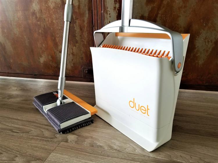 This Brilliant All-in-One Mop, Broom, and Dustpan Has a Self Cleaning  Chamber