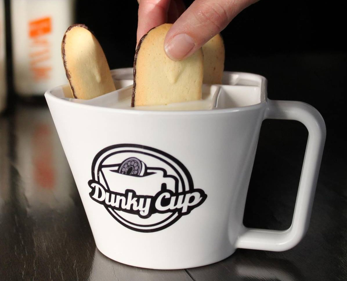 https://odditymall.com/includes/content/upload/the-dunkycup-is-the-ultimate-mug-for-cookie-dunking-enthusiasts-4154.jpg