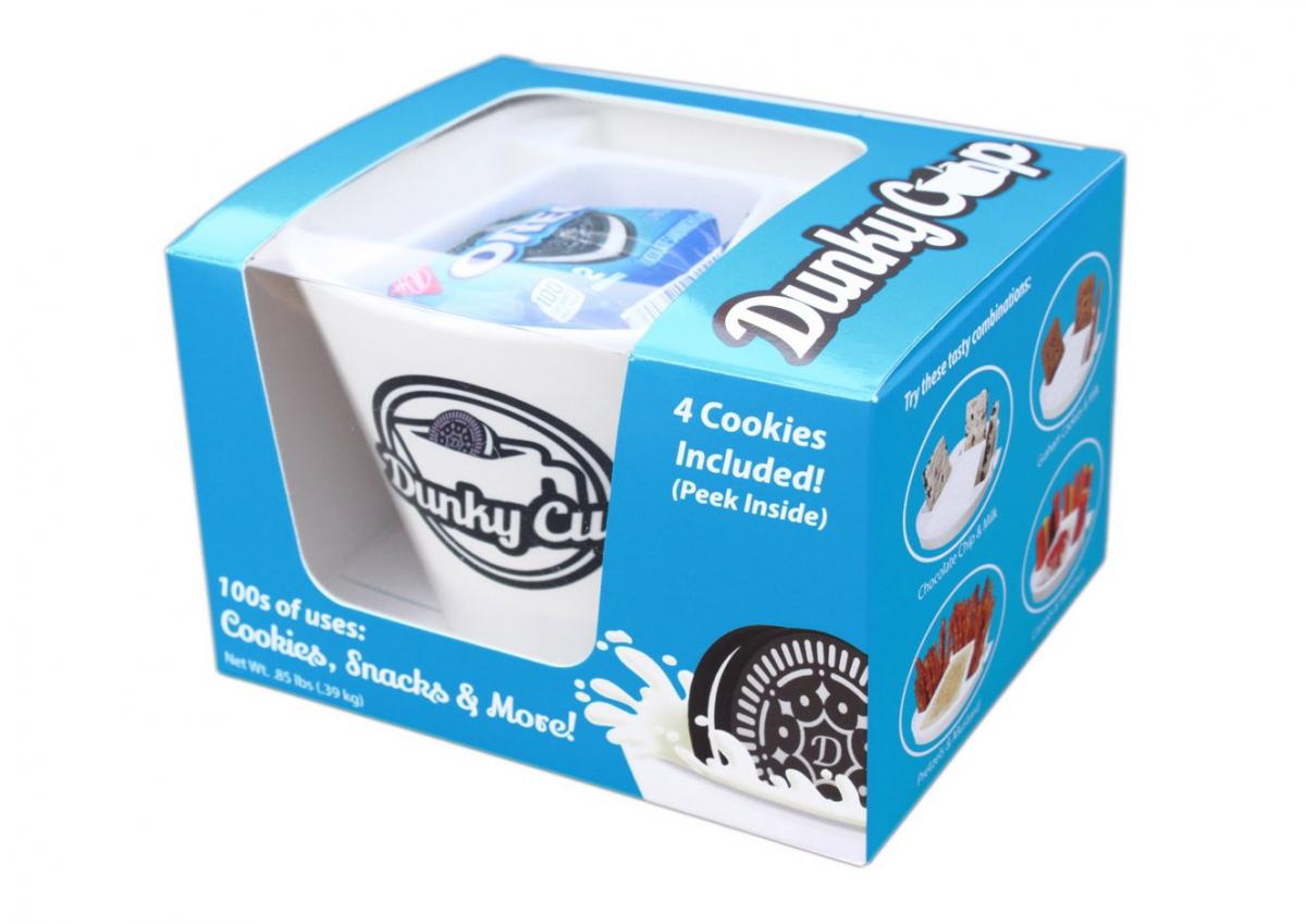 https://odditymall.com/includes/content/upload/the-dunkycup-is-the-ultimate-mug-for-cookie-dunking-enthusiasts-7122.jpg