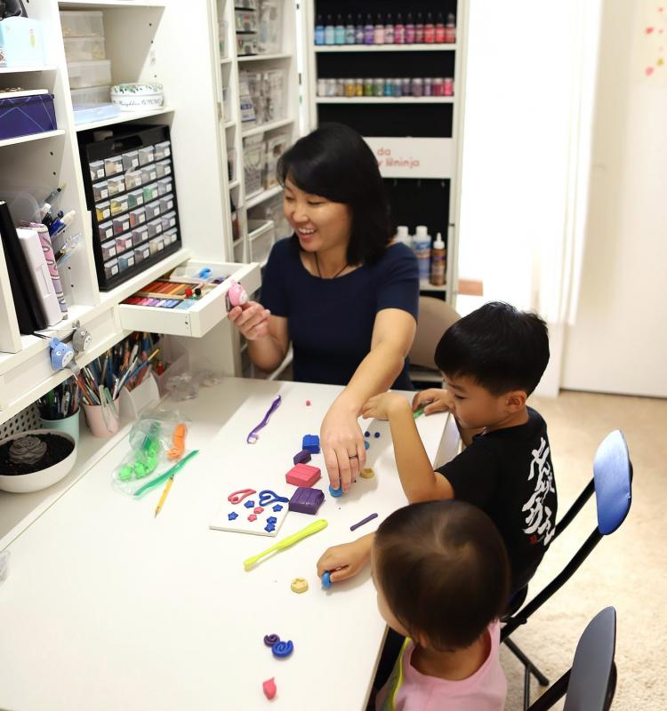 This Incredible Fold-away Crafting Station Turns Into a Cabinet When Not In  Use