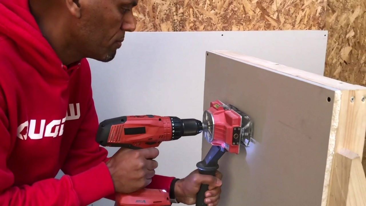 The Quadsaw Allows You To Drill Outlet Holes Into Drywall In Under 10 ...