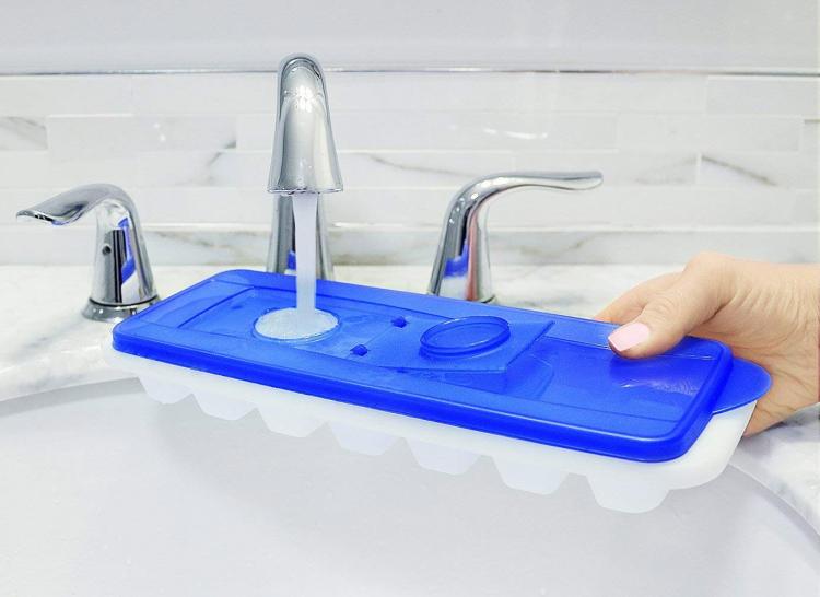 Ice cube tray with lid - covered ice maker tray to prevent spilling water