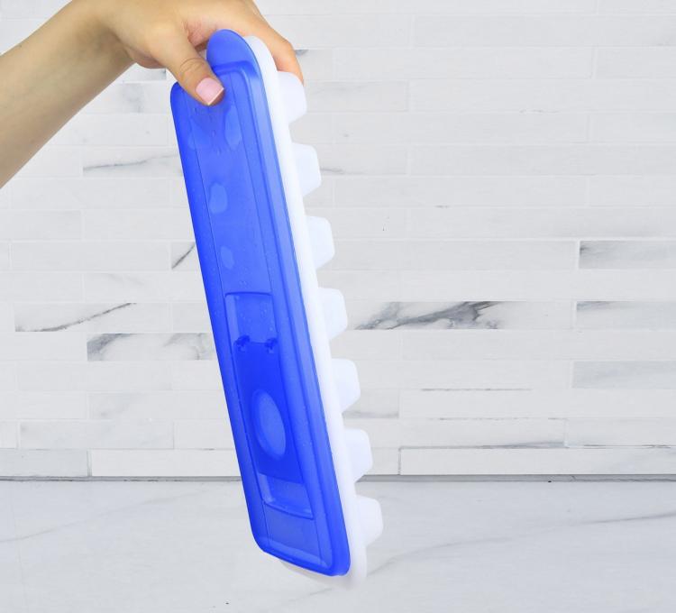 Ice cube tray with lid - covered ice maker tray to prevent spilling water