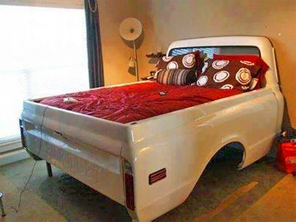 Queen Beds Made From Old Vintage Trucks - Retro trucks converted into queen beds