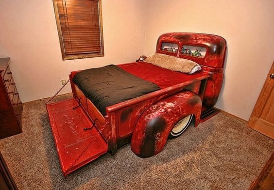 Queen Beds Made From Old Vintage Trucks - Retro trucks converted into queen beds