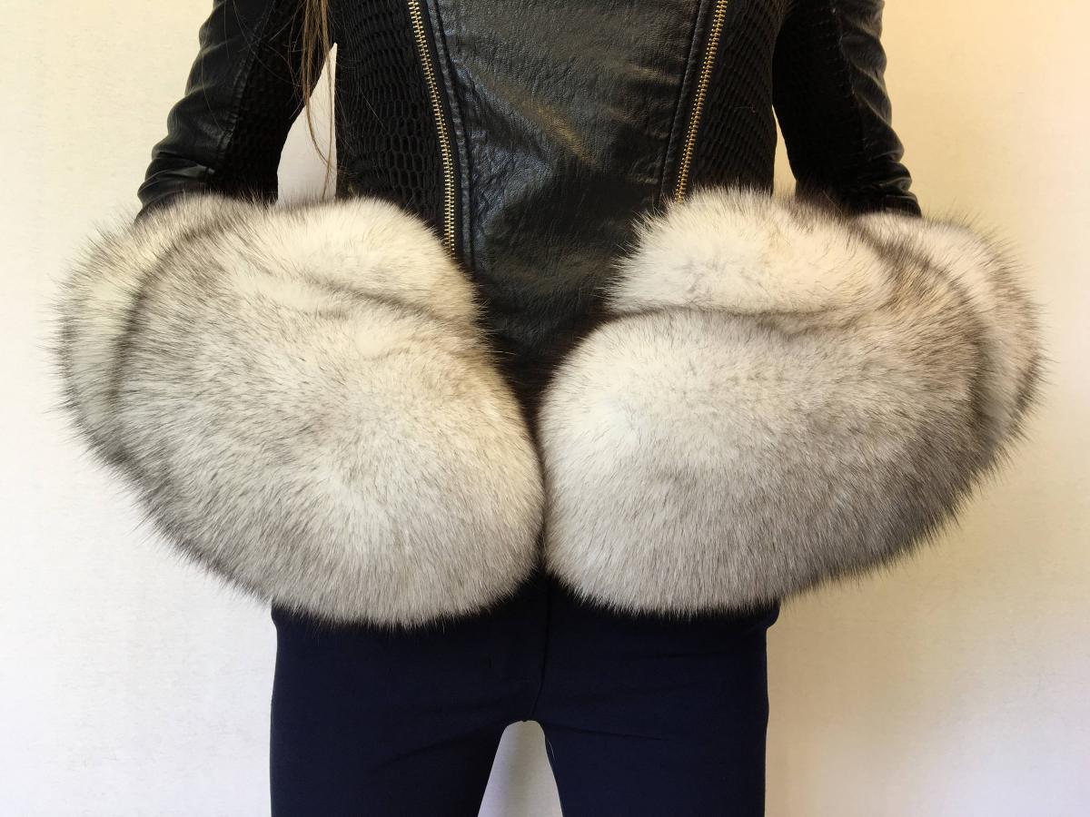 Giant Fur Mittens - Huge mittens