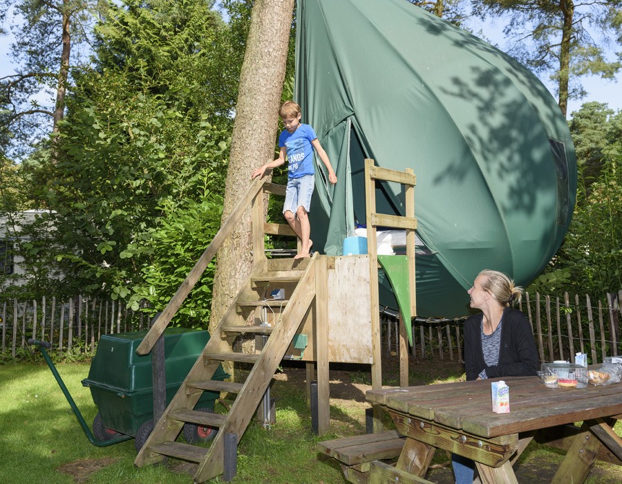 Raindrop Shaped Tree Tents Let You Sleep In The Trees - Dew Drop TreeTents by Dré Wapenaar