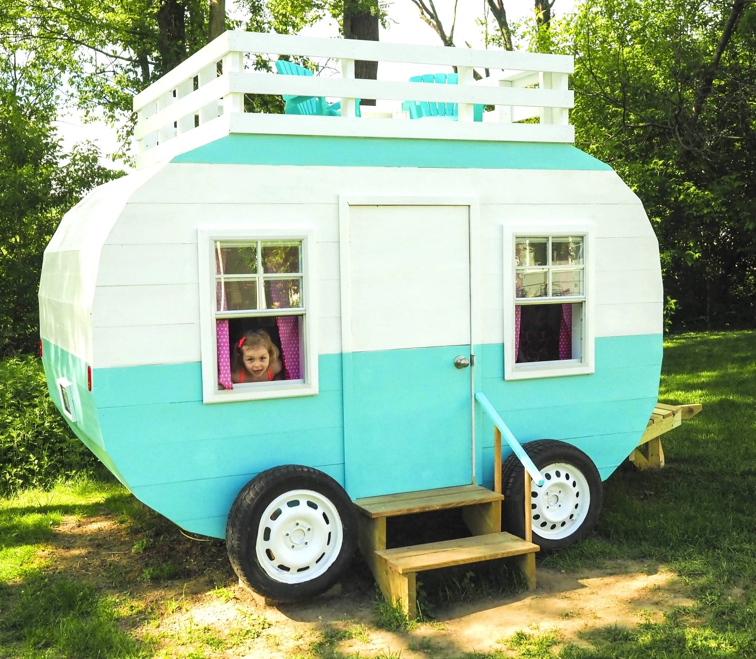 Kids Camper Playhouse - DIY Children's retro camper outdoor playhouse