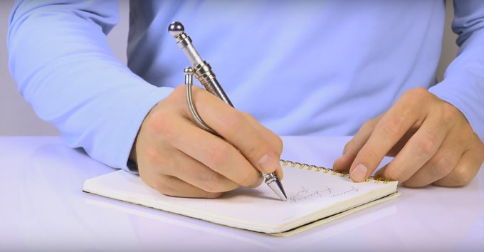 This Fidget Pen Lets You Fidget While You Write