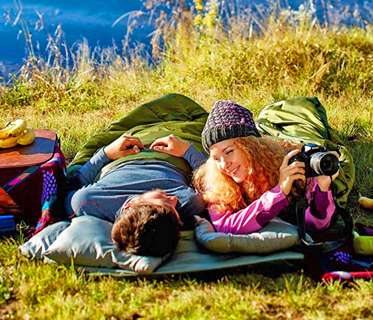 this-2-person-sleeping-bag-lets-you-stay-nice-and-cozy-while-camping