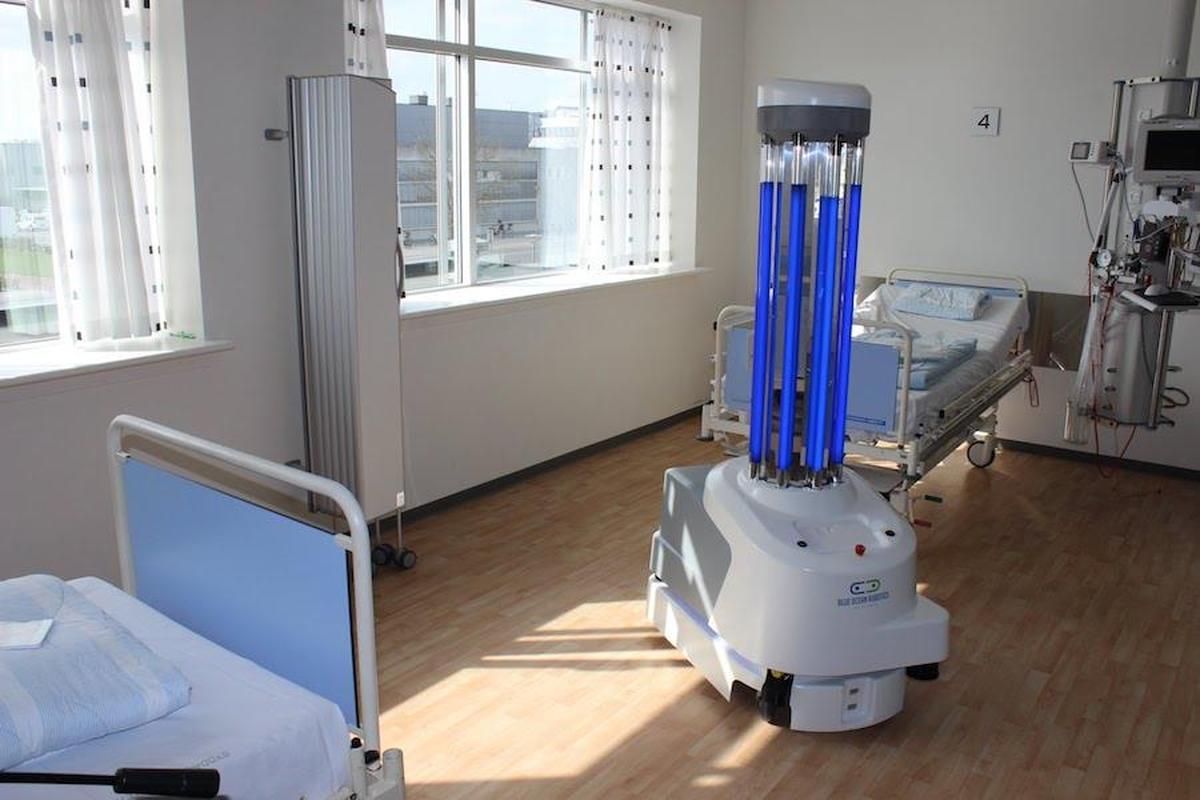 hospital robot atempts to escape hospital