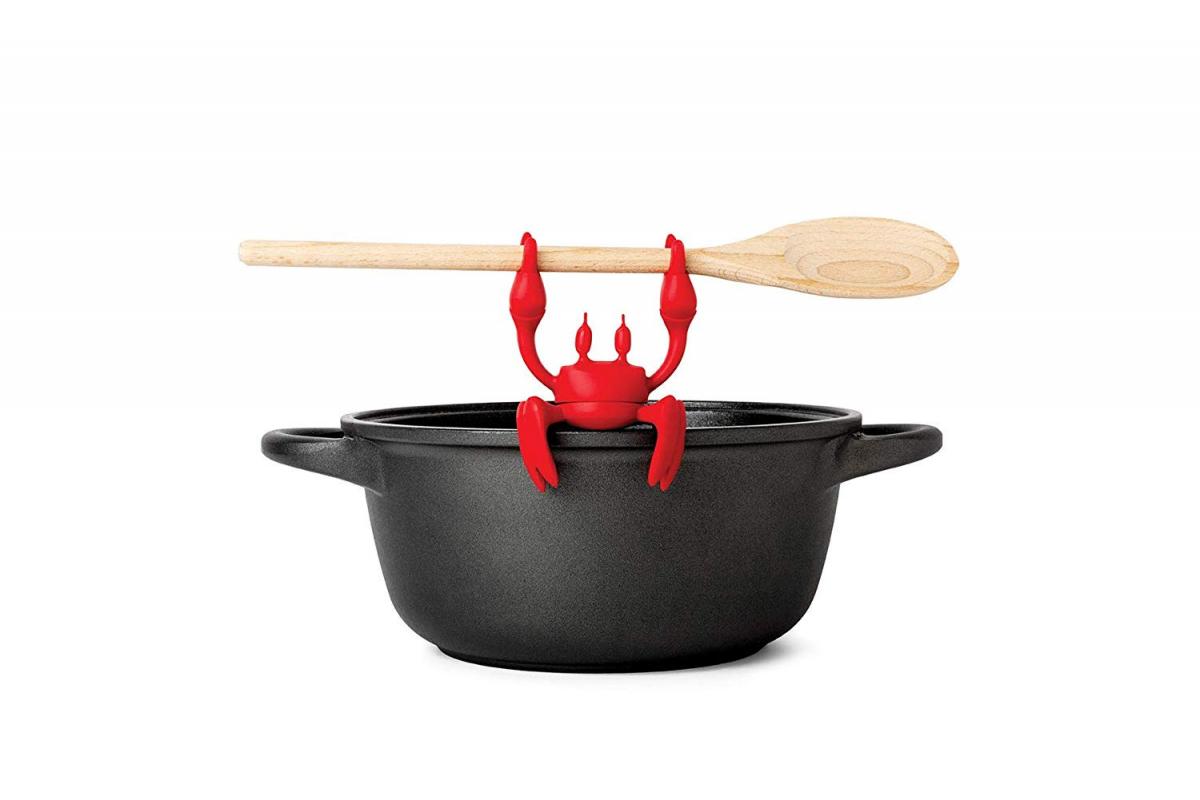 This Crab Cooking Helper Will Release Steam and Hold Your Spoon