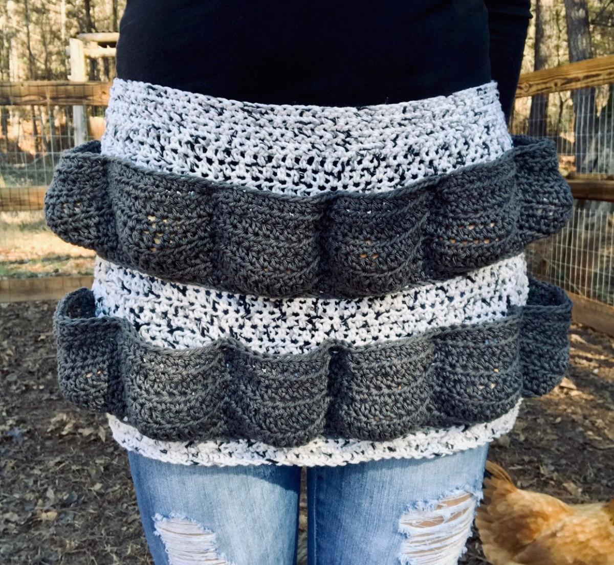 This Crochet Egg Apron Helps You Carry Tons Of Eggs, Perfect For