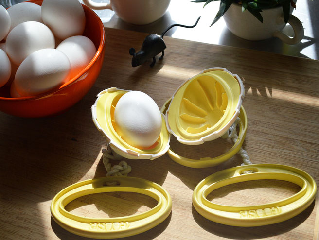 Golden Goose Egg Spinner - In Shell Egg Scrambler