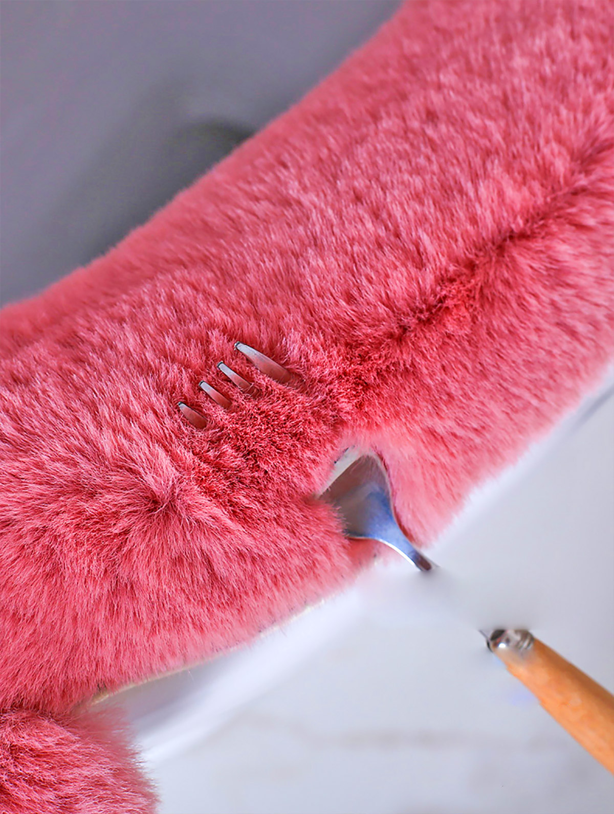 Fluffy Toilet Seat Cover With Phone Pocket Holder and Fluffy Handle