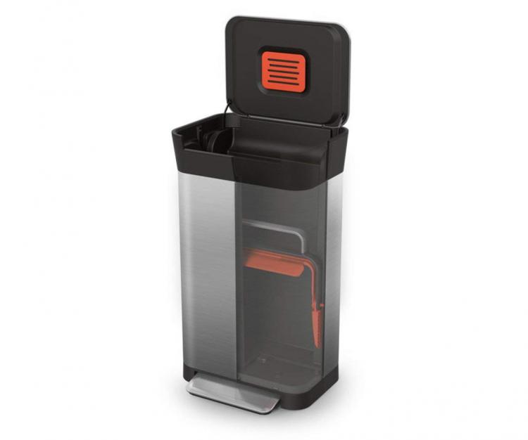 https://odditymall.com/includes/content/upload/this-garbage-can-has-a-built-in-manual-trash-compactor-6586.jpg