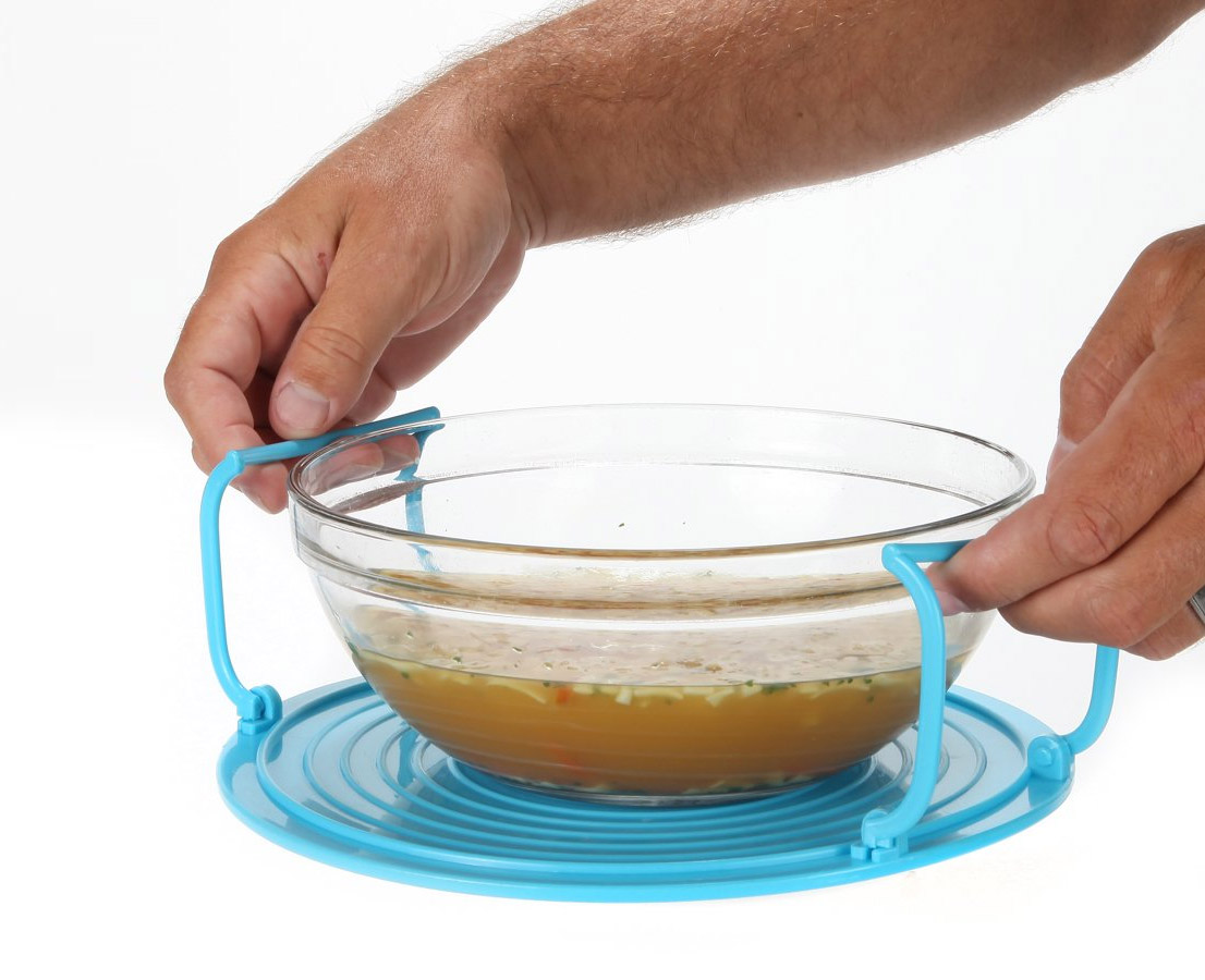 This Genius Bowl Holder Lets You Safely Remove Scalding Hot Bowls From The  Microwave