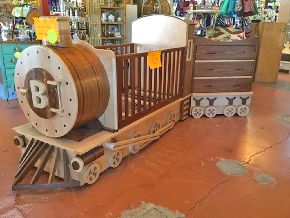Handmade wooden train crib - Woodworking train baby crib with dresser train car