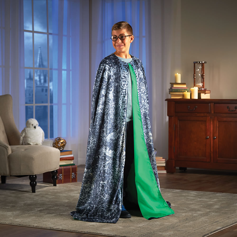 This Harry Potter Invisibility Cloak Actually Turn You Invisible Using A Smart Phone App