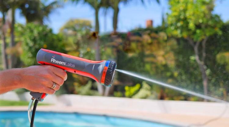 Rheem Labs HotWave heated garden hose sprayer - Endless hot water from garden hose