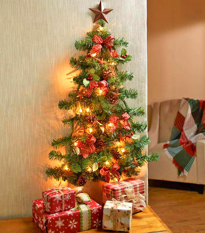 This Minimal Wall-Mounted Christmas Tree Will Save Space In Smaller Homes