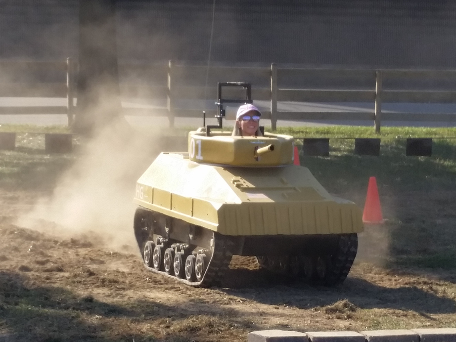 Paintball Battle Tanks - Mini tanks that shoot paintballs
