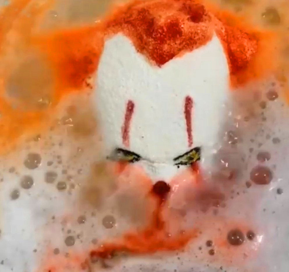 Pennywise Evil Clown Bath Bomb - Melting IT Clown bath bomb