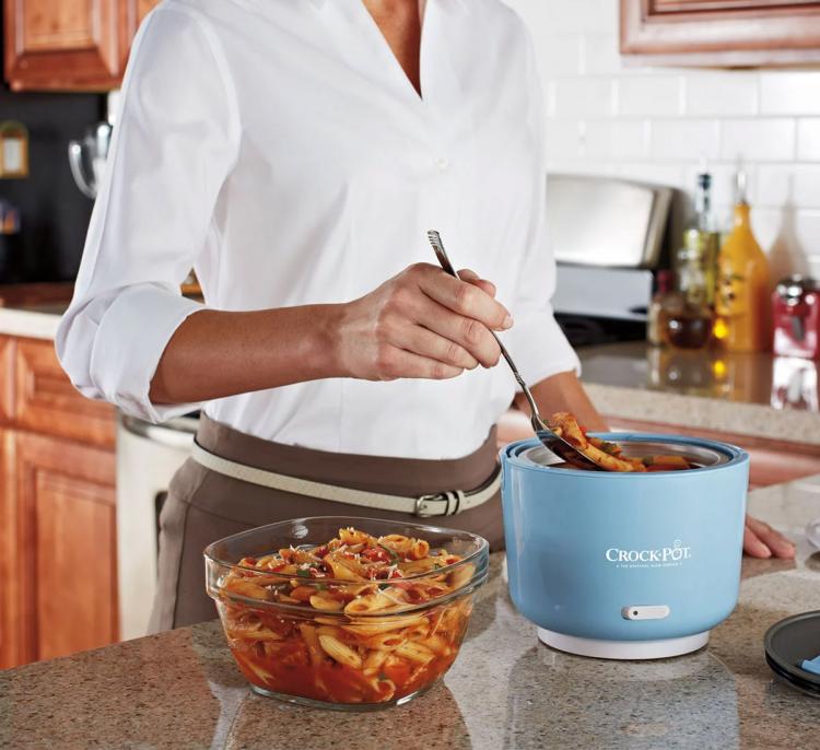 This Portable Crock Pot Pale Lets You Cook Your Lunch Right At