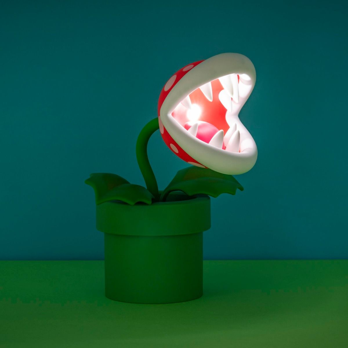 Posable Super Mario Piranha Plant Lamp - Super Mario: Vicious Vegetation Piranha Plant Posable Lamp