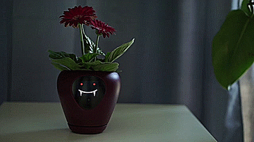 romanforfatter Total Mere This Smart Planter Will Monitor Your Indoor Plants, and It Acts Just Like a  Tamagotchi Pet