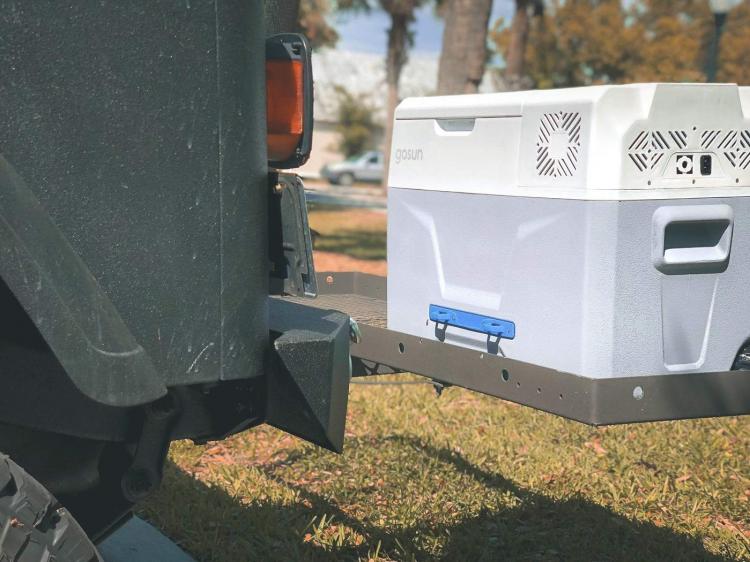 This Solar Powered Cooler/Fridge Requires No Ice