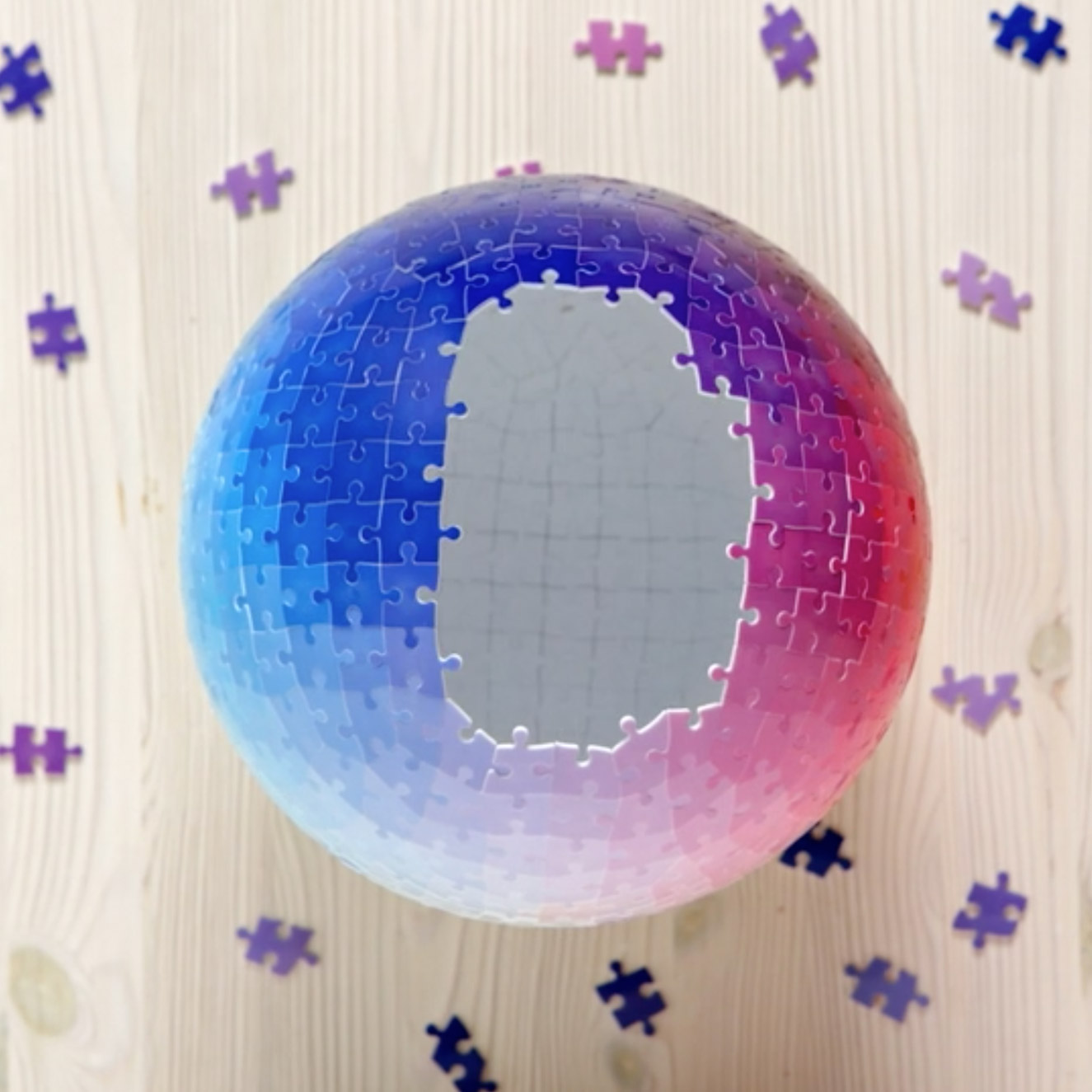 Sphere Shaped Gradient Puzzle Contains 540 Different Colors