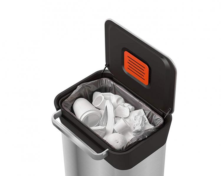 https://odditymall.com/includes/content/upload/titan-smart-trash-bin-lets-you-easily-compact-your-garbage-2819.jpg