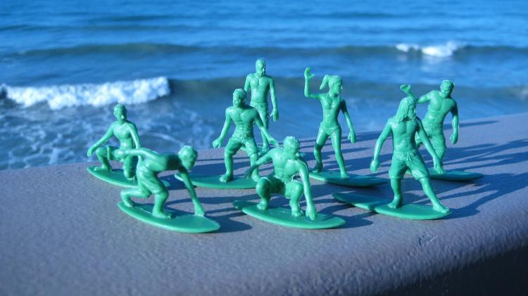 Toy Boarders - Little Green Army Men Surfers