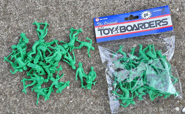 Toy Boarders - Little Green Army Men Skateboarders