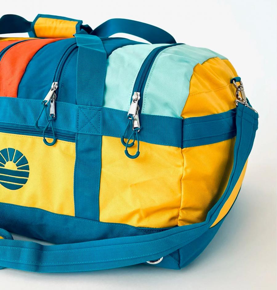 This Duffel Bag With 4 Separated Zipper Compartments Is Perfect For ...