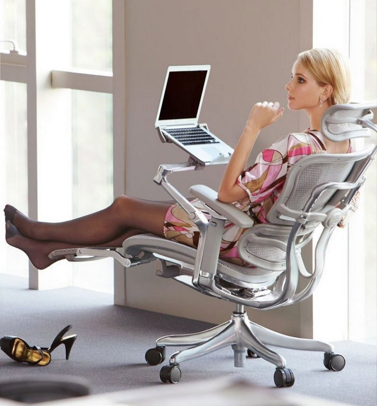 office chair with laptop holder