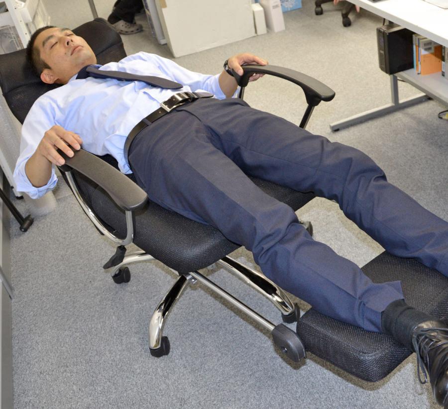This lay-flat office chair that lets you take a nap at work.