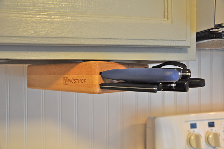 Under Cabinet Swinging Knife Holder Block