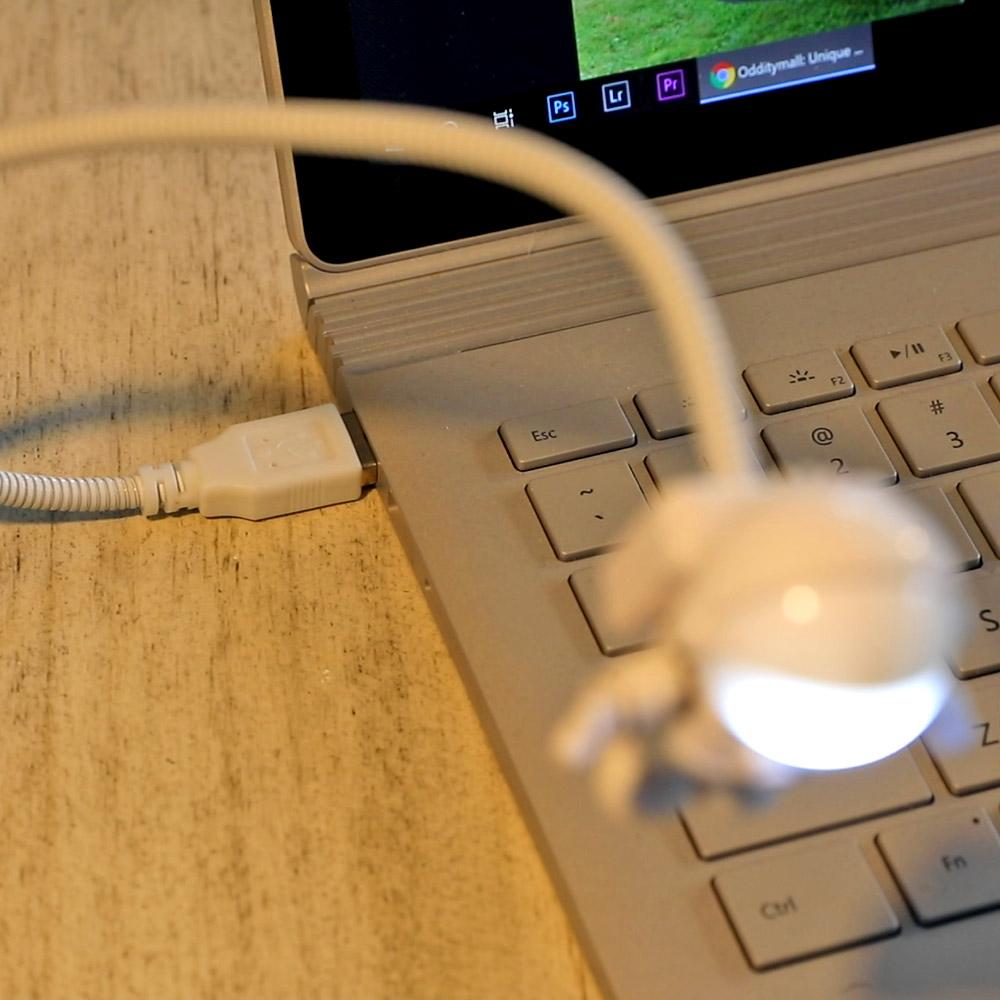 USB Astronaut Light - Astronaut flexible laptop lamp