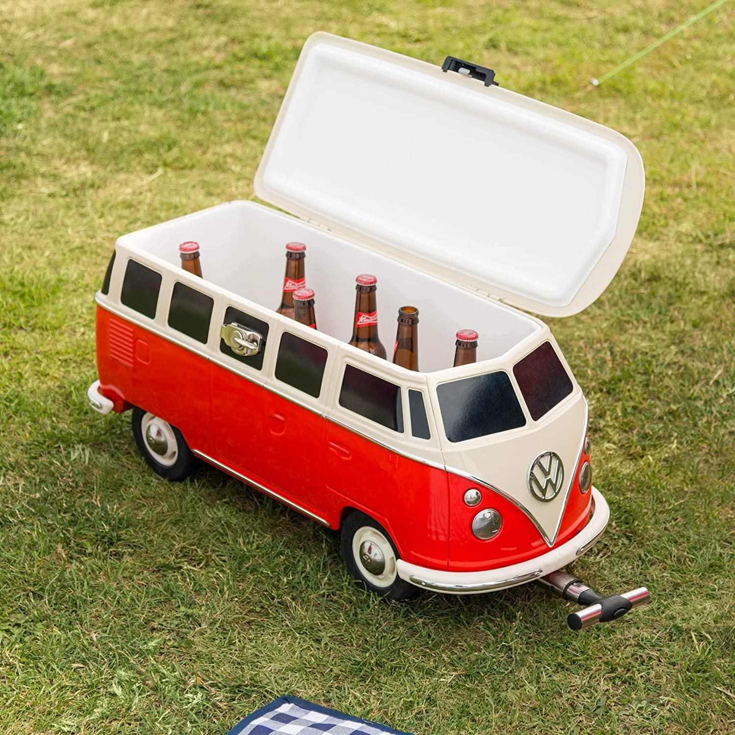 This Rolling Volkswagen Hippy Bus Cooler Is Perfect For VW Lovers