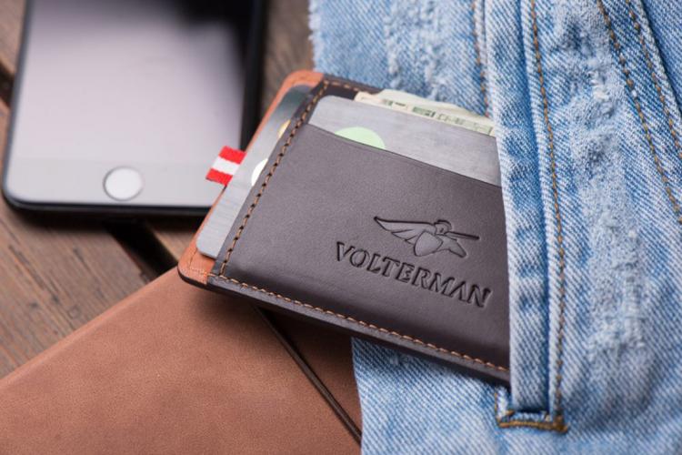 Smart Wallet Takes Picture Of Wallet Thieves and Sends Them To You