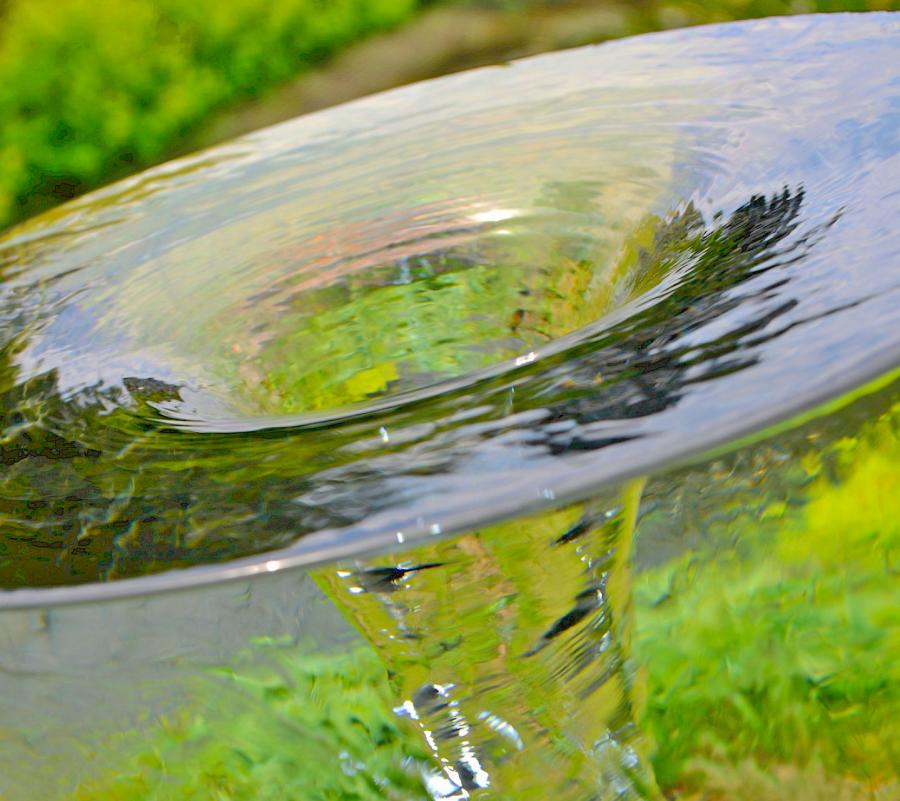 This Endless Vortex Water Fountain Might Be The Coolest Water Feature For  Your Backyard