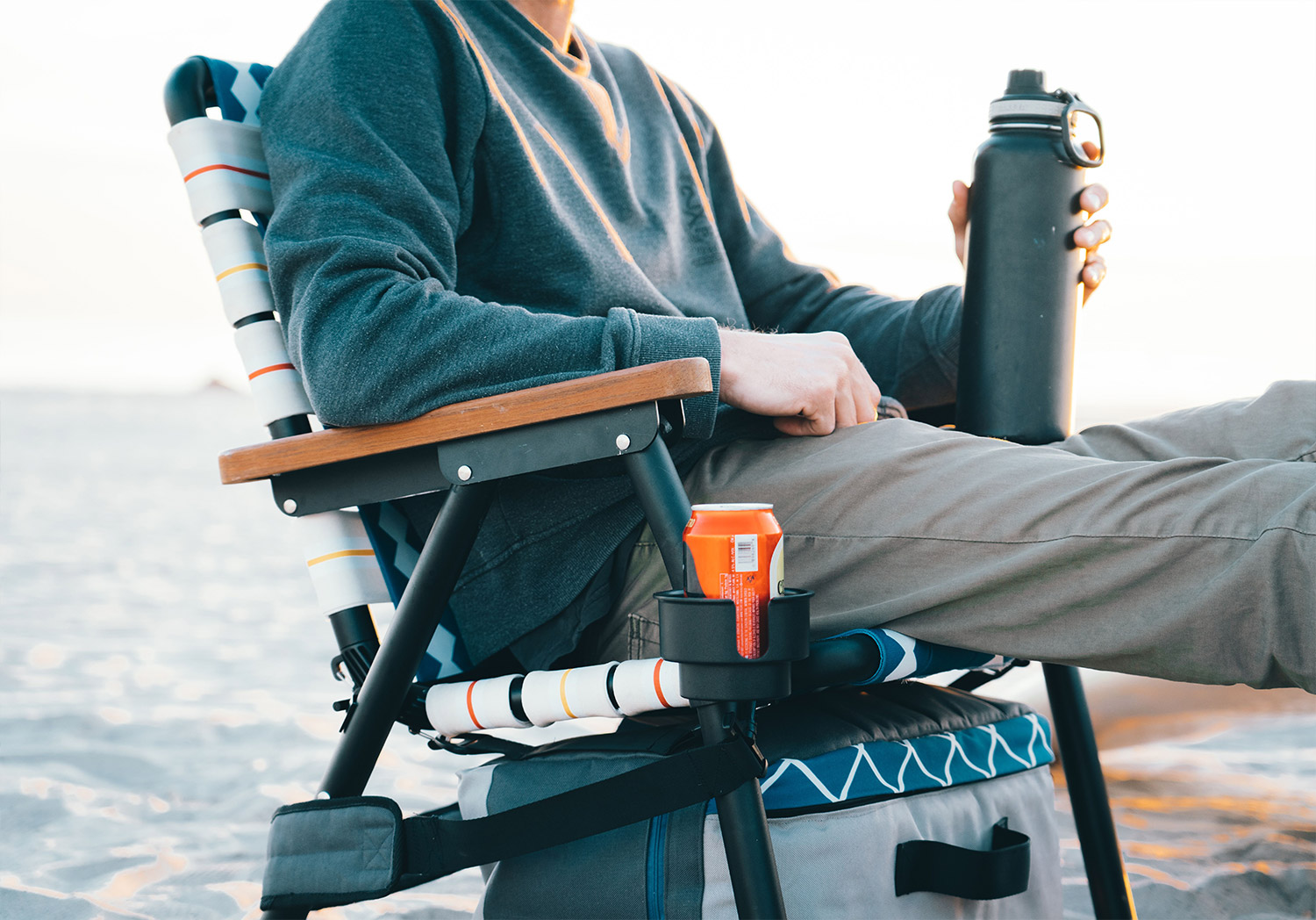 Parkit Voyager Is a 3-in-1 Lawn Chair, Cooler, And Backpack - Adventure folding lawn chair
