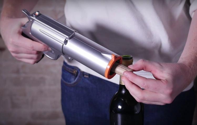 Wine Gun - Pull the trigger to open wine bottle - corkscrew wine gun