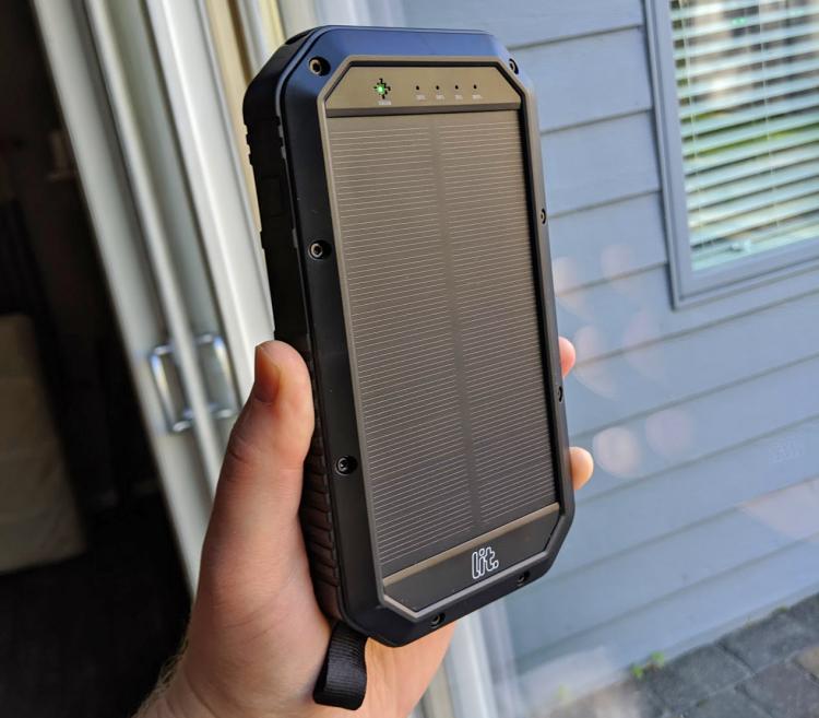 Wireless Charging Solar Powered Phone Charger Battery With Flashlight - Best solar phone charger